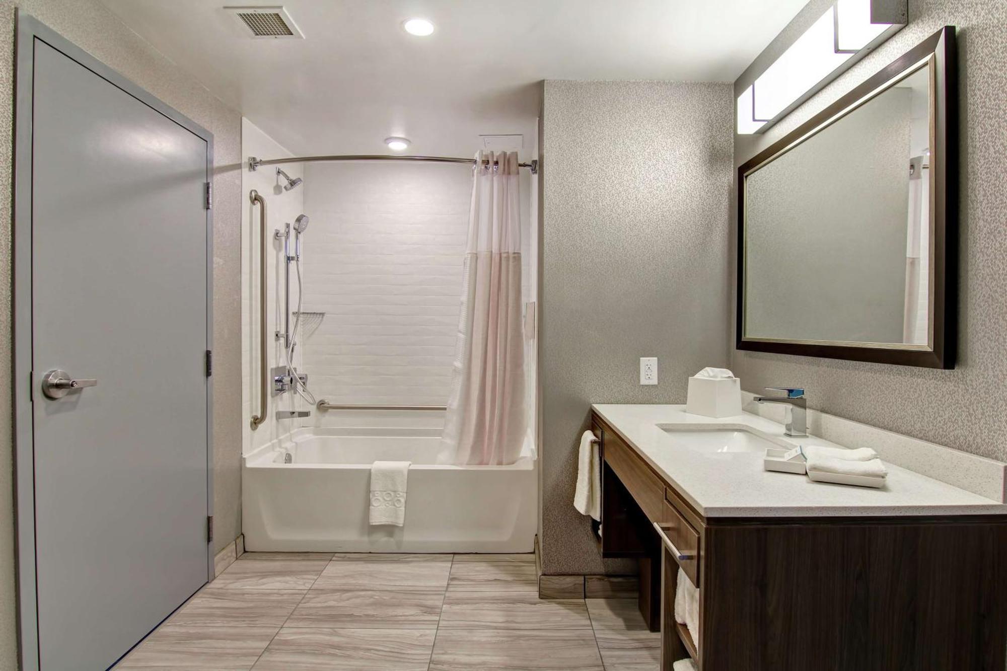 Home2 Suites By Hilton Edmonton South Екстериор снимка
